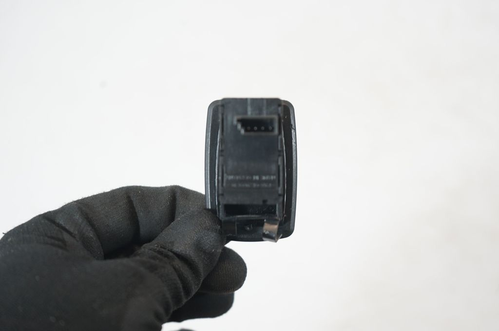 Electric window control switch (7)