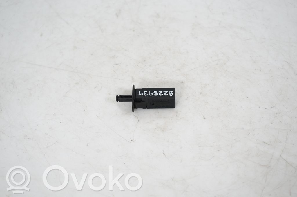 Fuel tank cap lock (3)