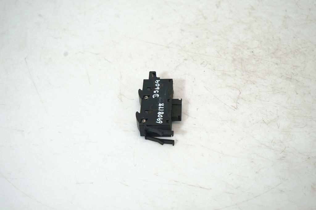 Electric window control switch (2)