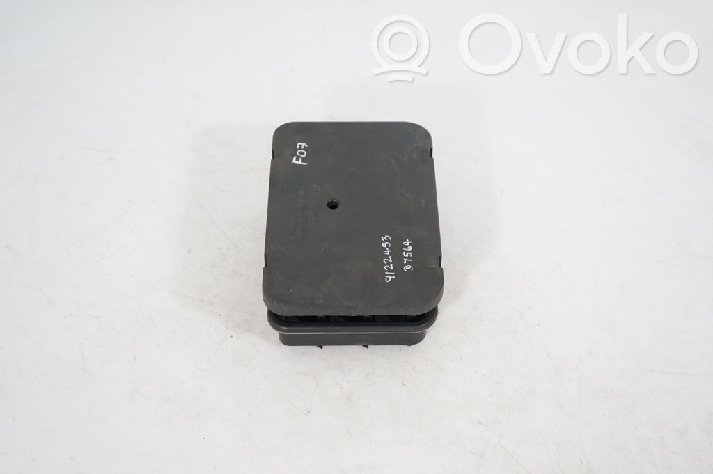 Quarter panel pressure vent (4)