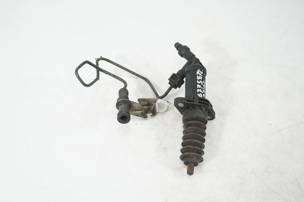 Clutch master cylinder (4)