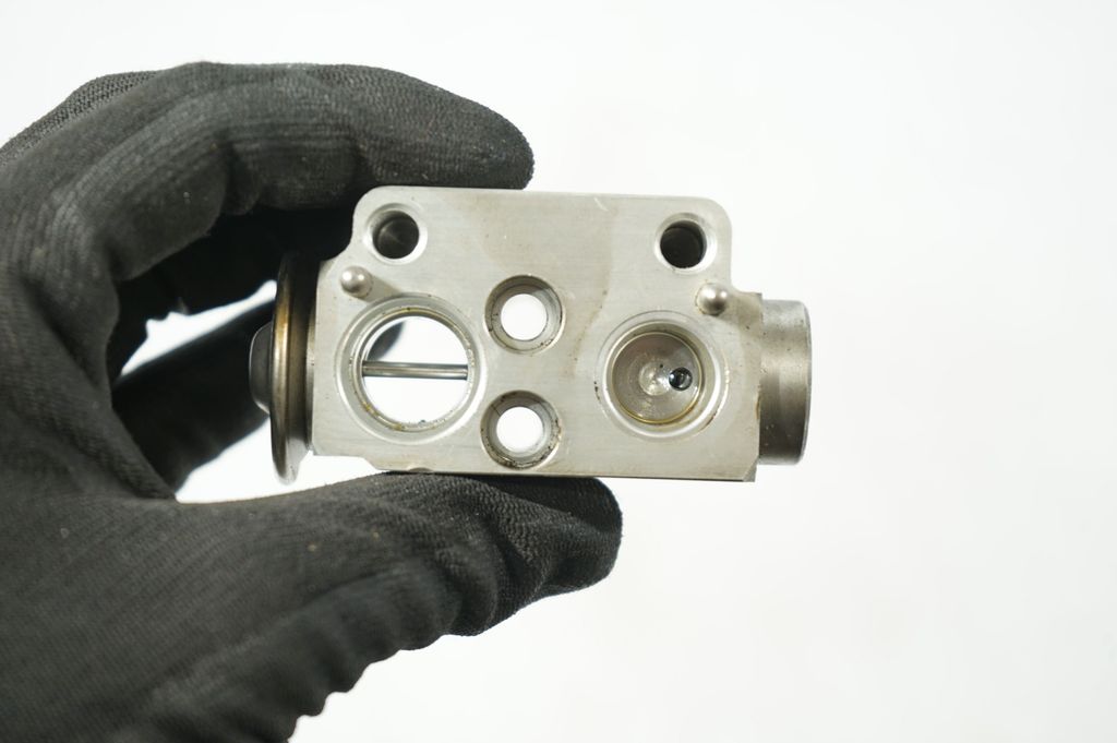 Air conditioning (A/C) expansion valve (6)