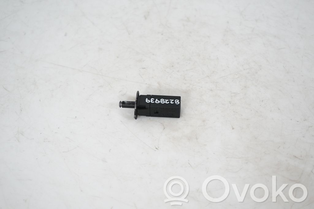 Fuel tank cap lock (3)