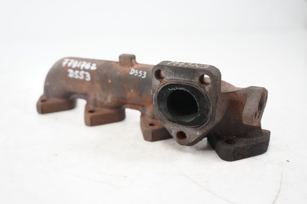 Exhaust manifold (6)