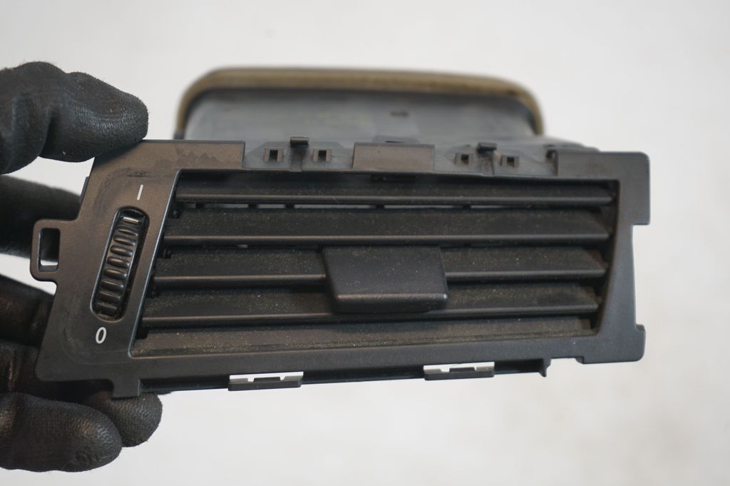 Dashboard side air vent grill/cover trim (7)