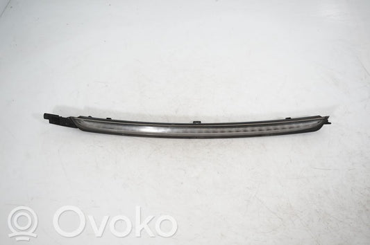 Third/center stoplight