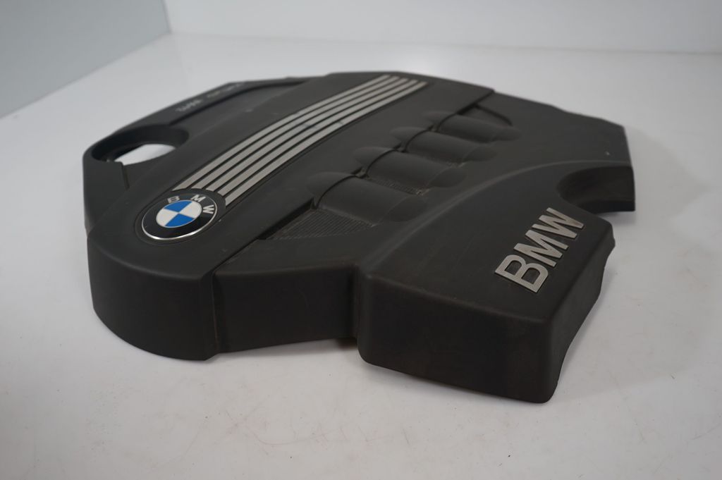 Engine cover (trim) (13)