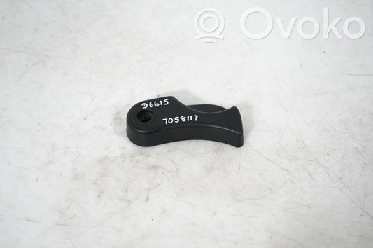 Engine bonnet (hood) release handle