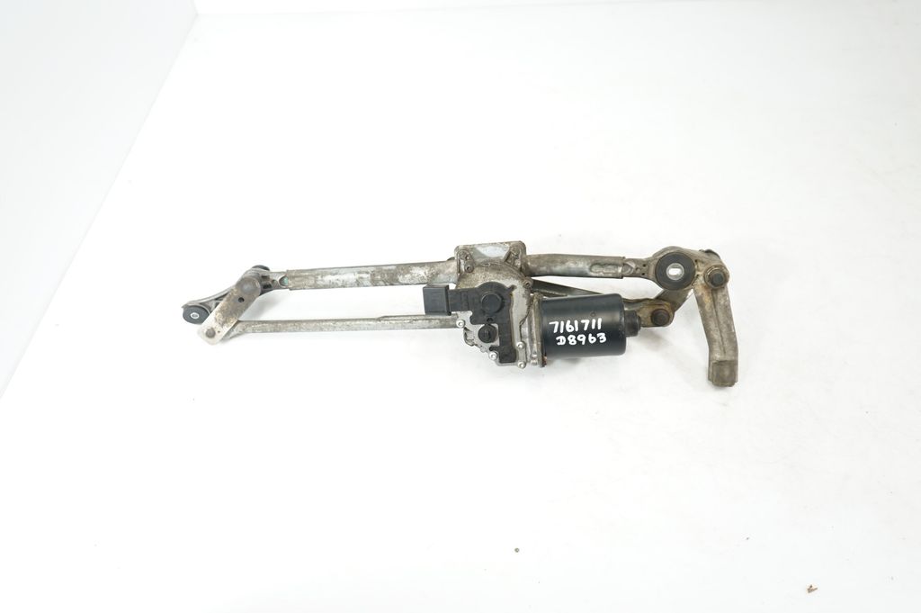 Front wiper linkage and motor