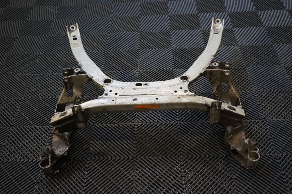 Front subframe (5)