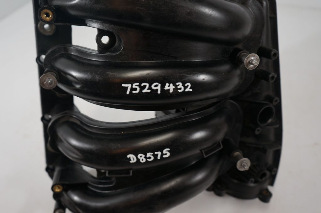 Intake manifold (10)