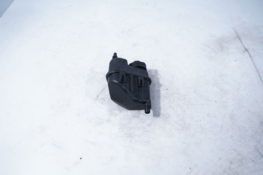 Coolant expansion tank/reservoir (6)