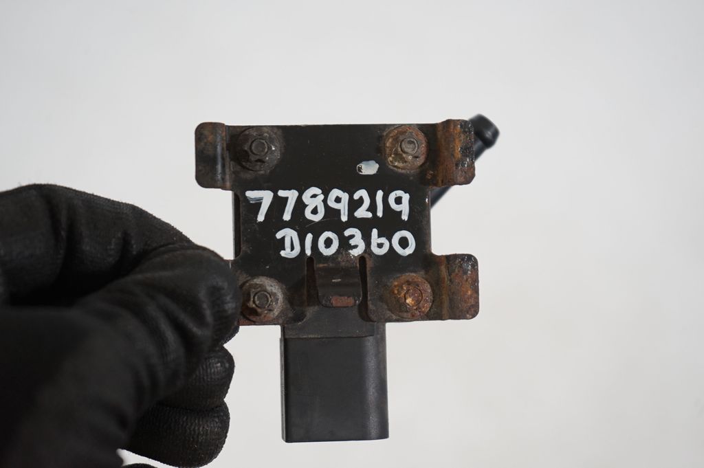 Exhaust gas pressure sensor (8)