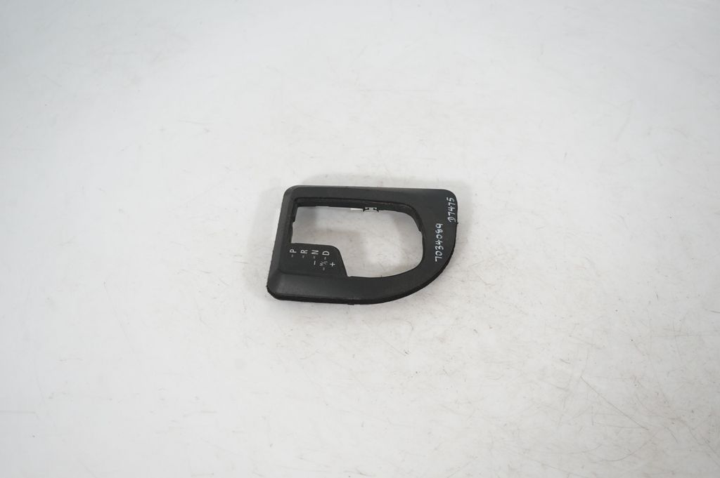 Gear shifter surround trim plastic (4)