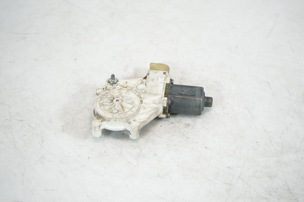 Front door window regulator with motor (5)