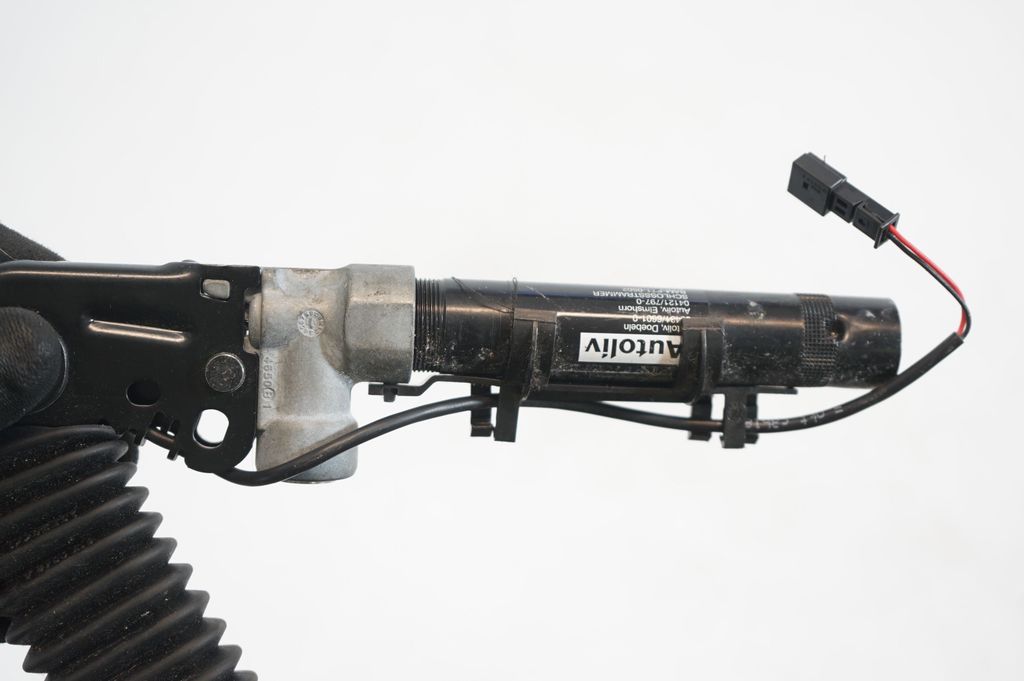 Front seatbelt buckle (7)