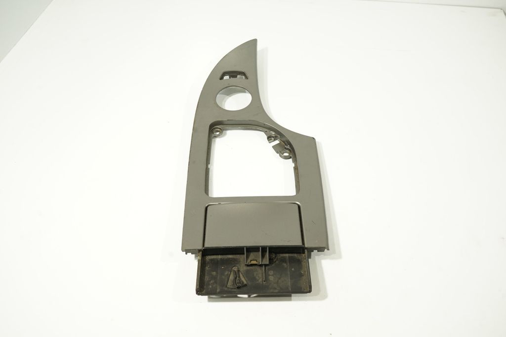Gear shifter surround trim plastic (5)
