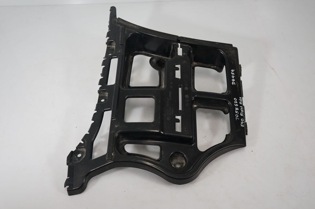 Rear bumper mounting bracket (4)