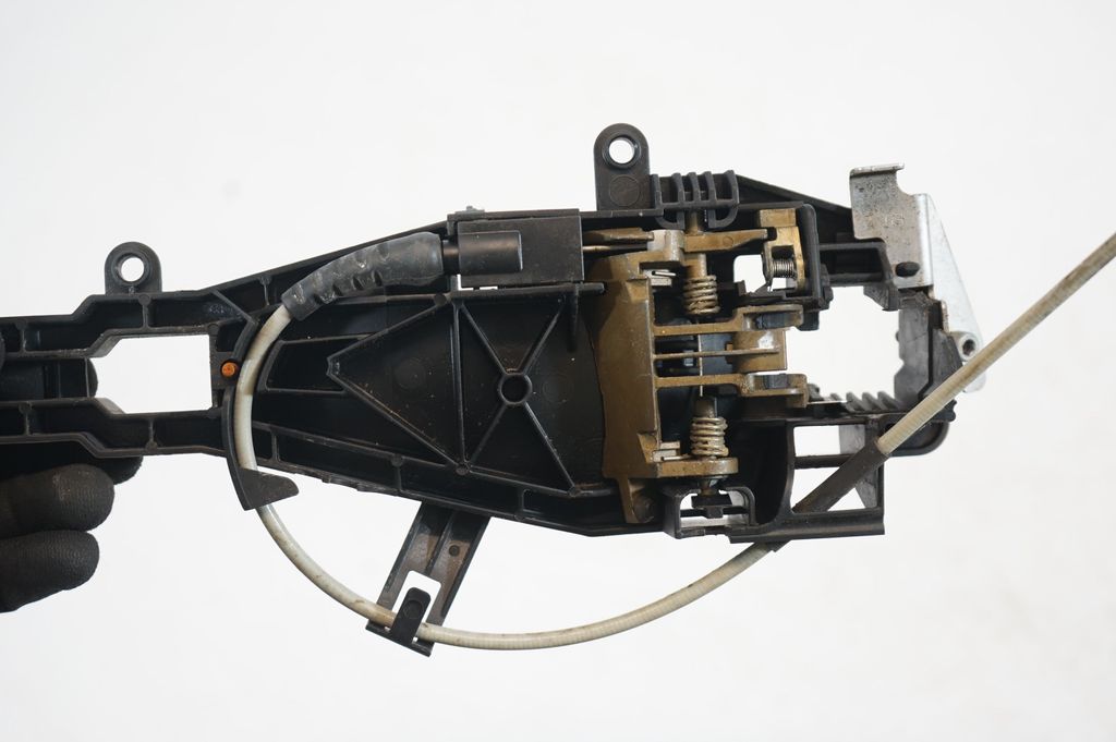 Front door exterior handle/bracket (6)