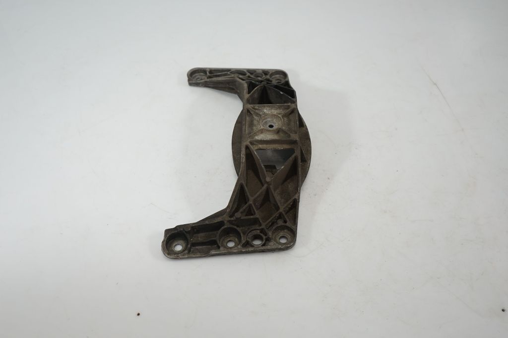 Gearbox mounting bracket (4)