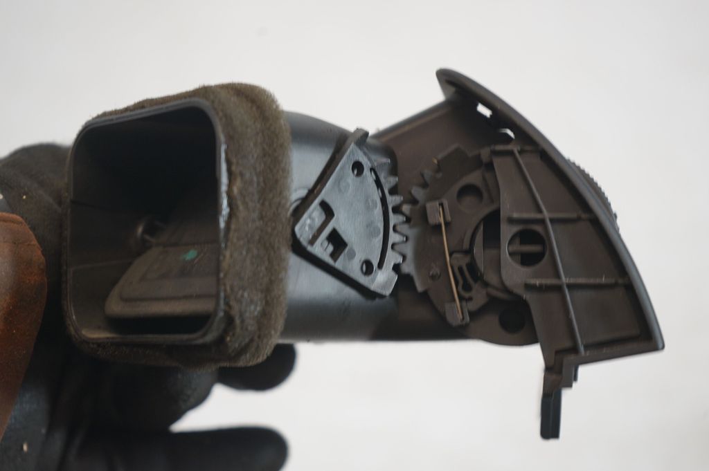 Dashboard side air vent grill/cover trim (6)