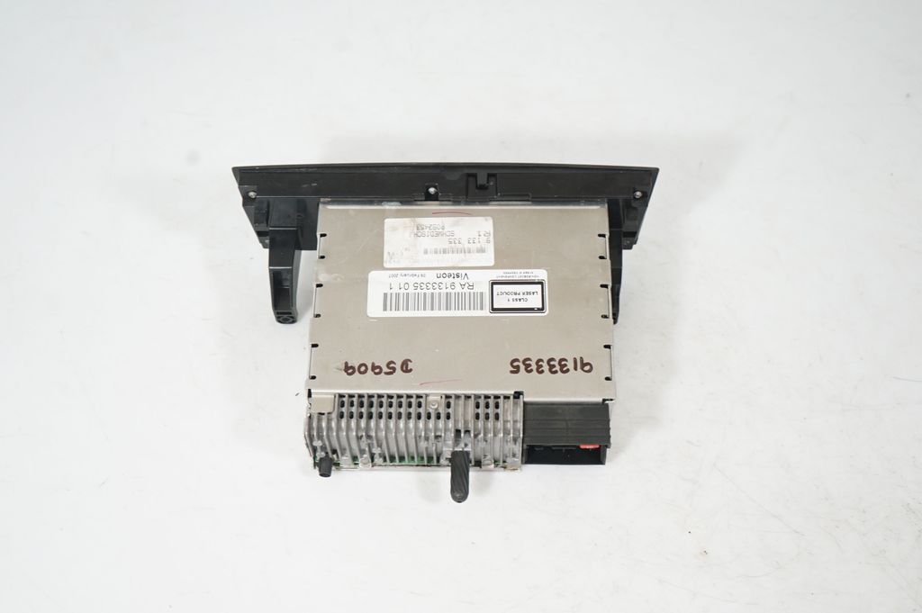 Radio/CD/DVD/GPS head unit (3)