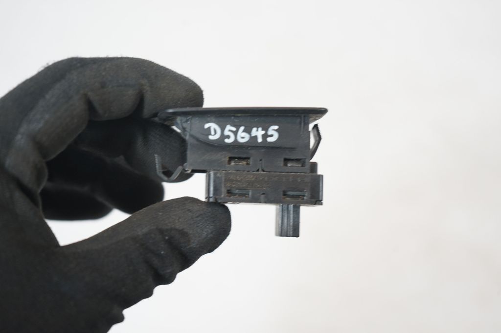 Electric window control switch (8)