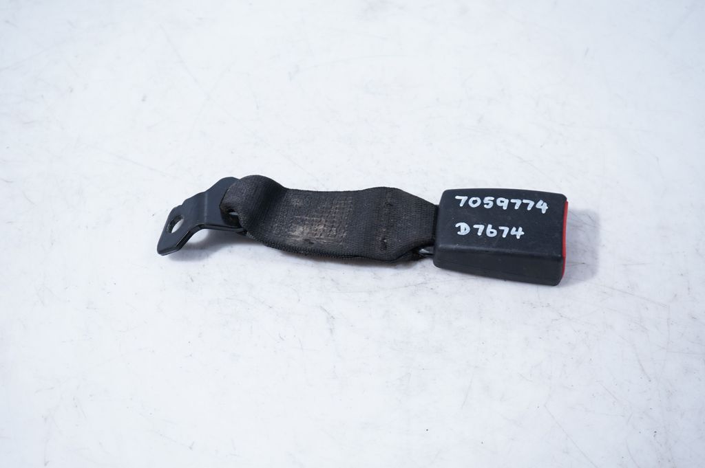 Rear seatbelt buckle (6)