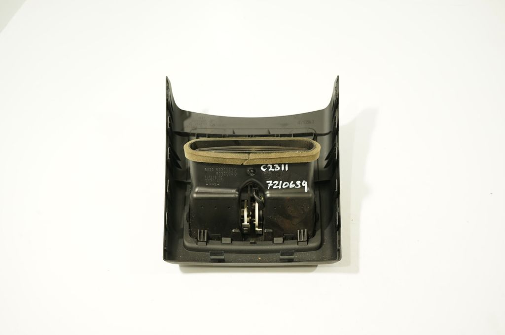 Rear air vent grill (7)