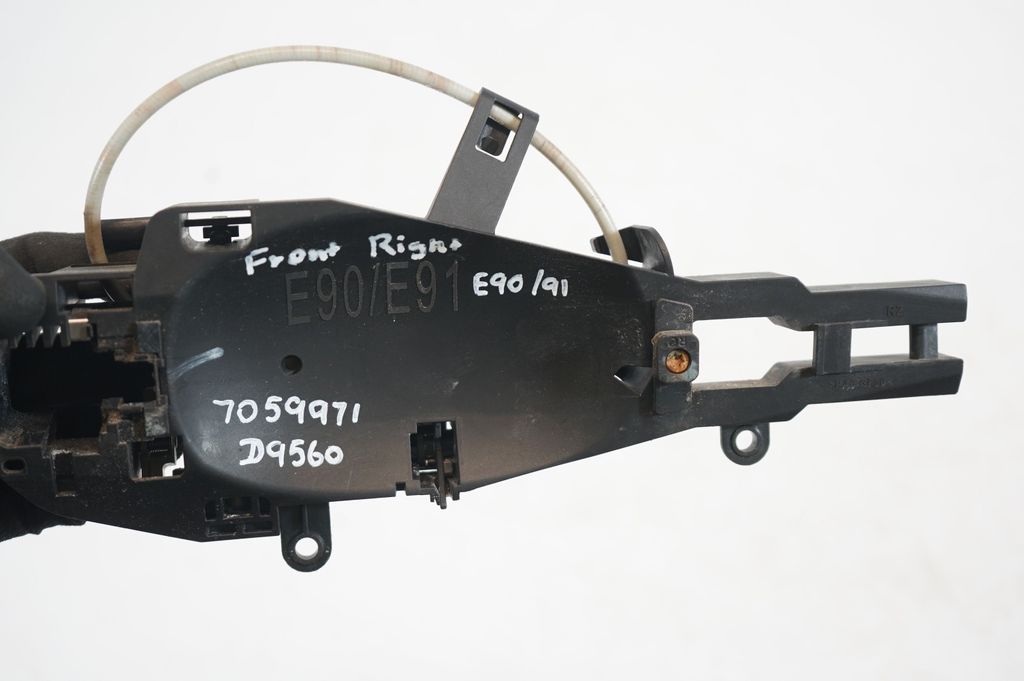 Front door exterior handle/bracket (7)