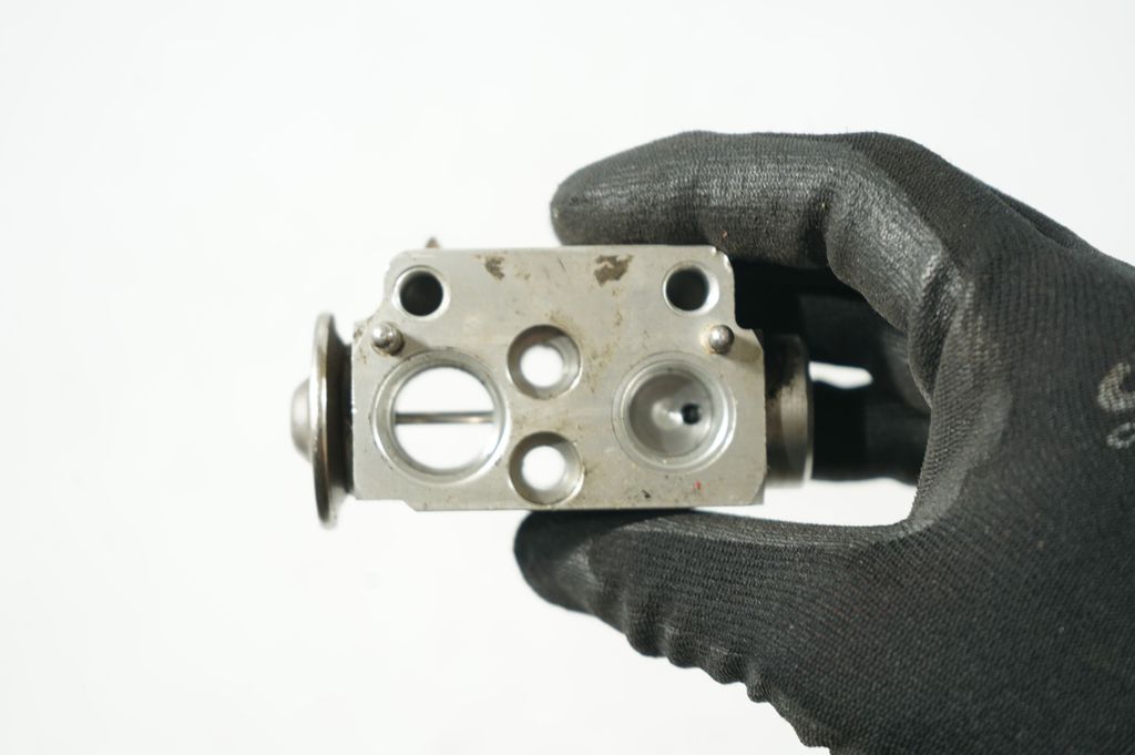 Air conditioning (A/C) expansion valve (9)