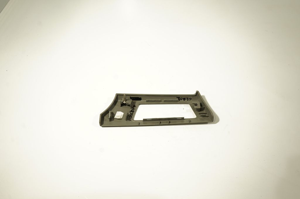 Dashboard glove box trim (6)