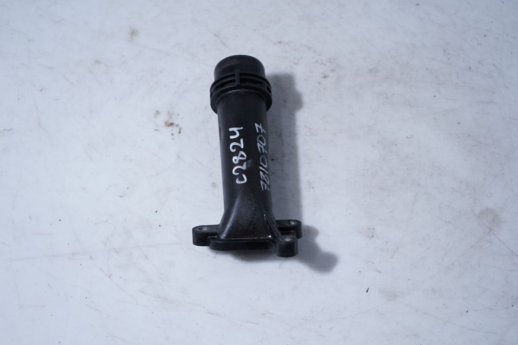 Engine coolant pipe/hose (4)