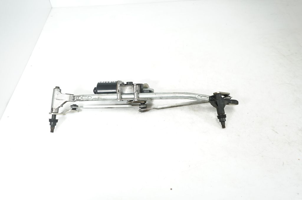 Front wiper linkage and motor (3)