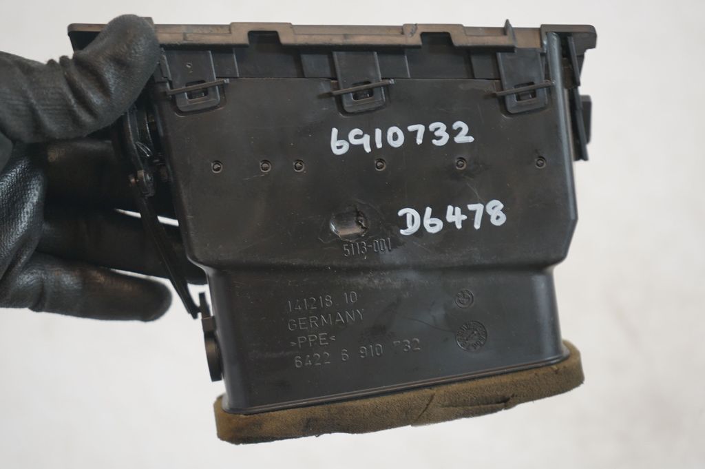 Dashboard side air vent grill/cover trim (8)