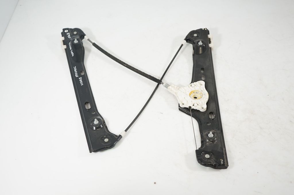 Front door window regulator with motor (2)
