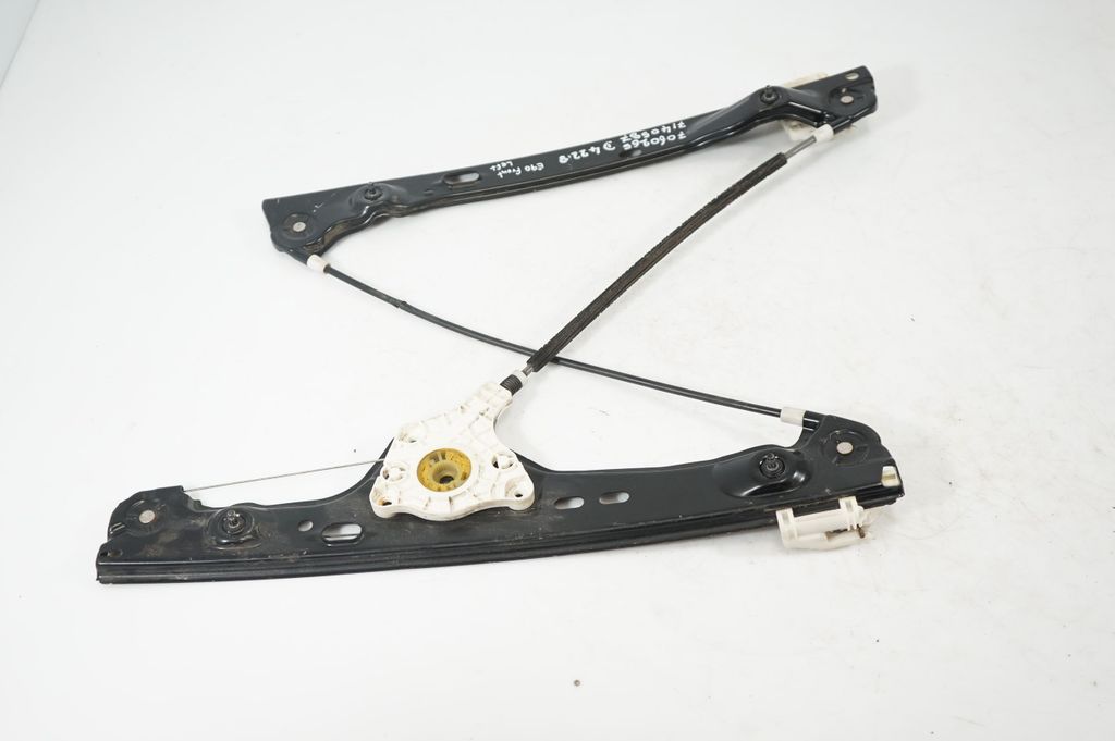 Front door window regulator with motor (3)