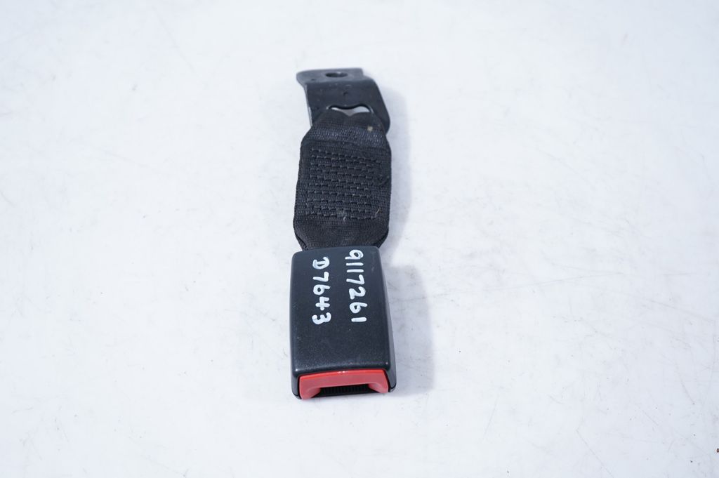 Rear seatbelt buckle (2)