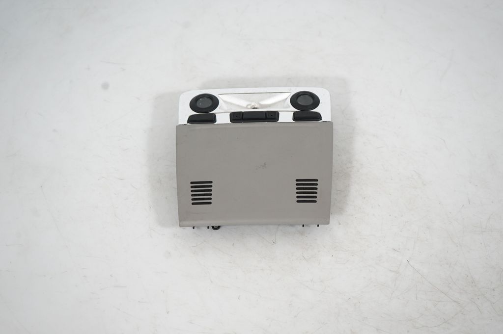 Front seat light (3)