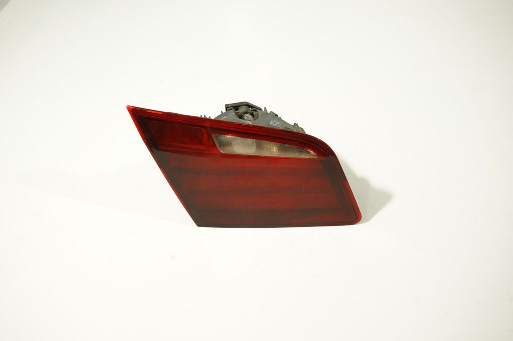 Tailgate rear/tail lights (5)
