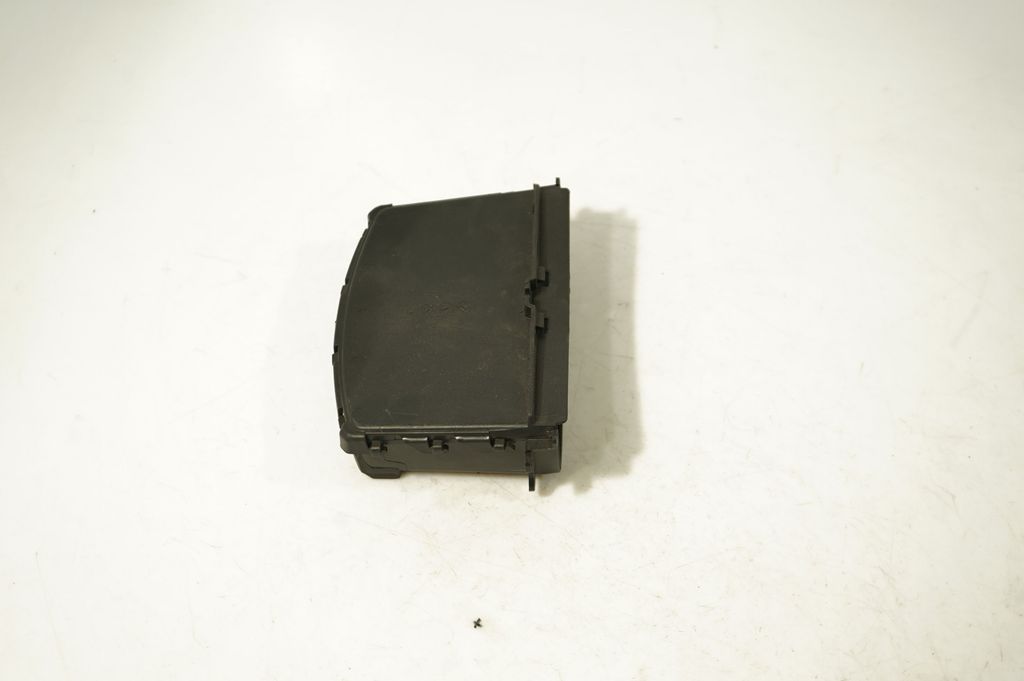 Glove box central console (4)