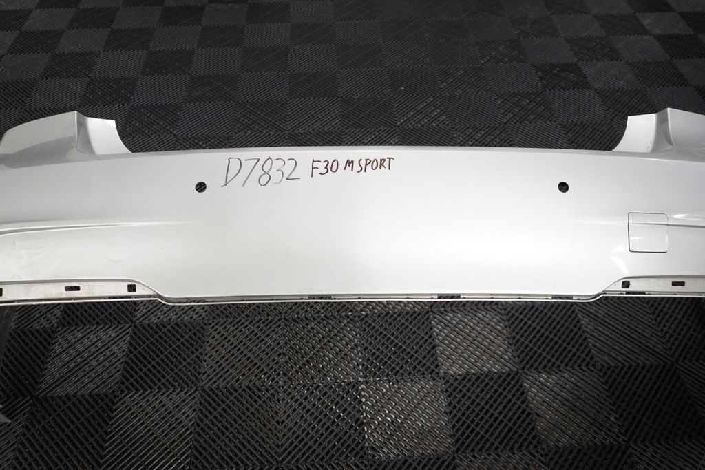 Rear bumper (6)
