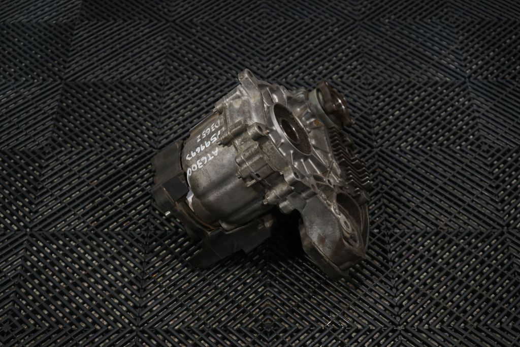 Gearbox transfer box case (2)