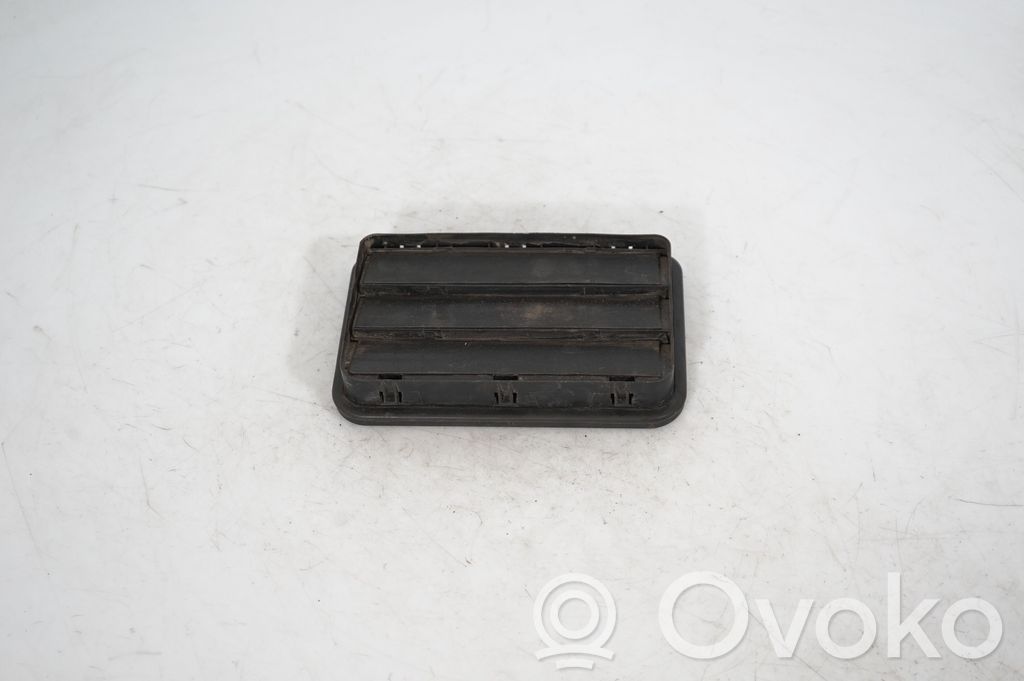 Quarter panel pressure vent (5)