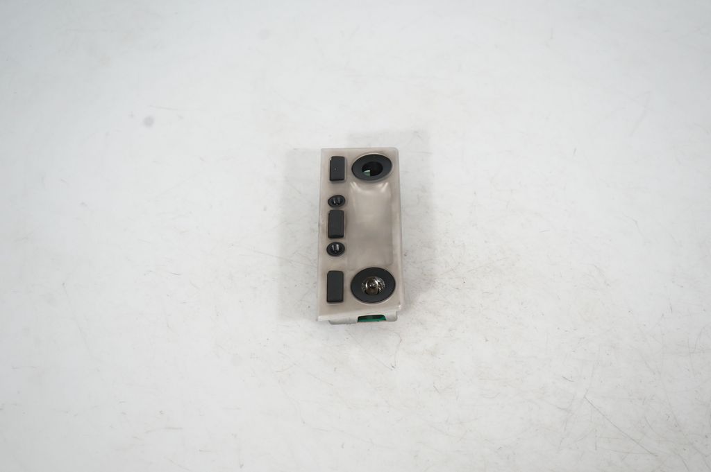 Front seat light (2)