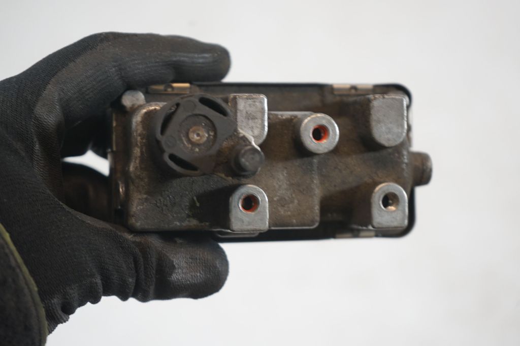 Turbine electric control actuator (6)