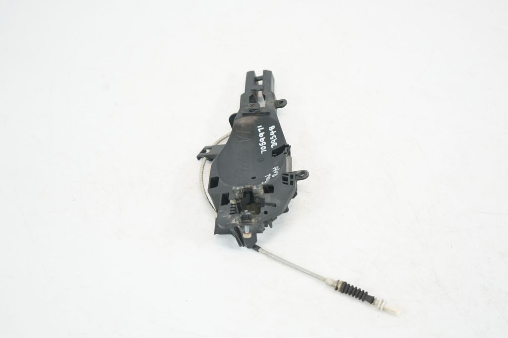 Front door exterior handle/bracket (4)