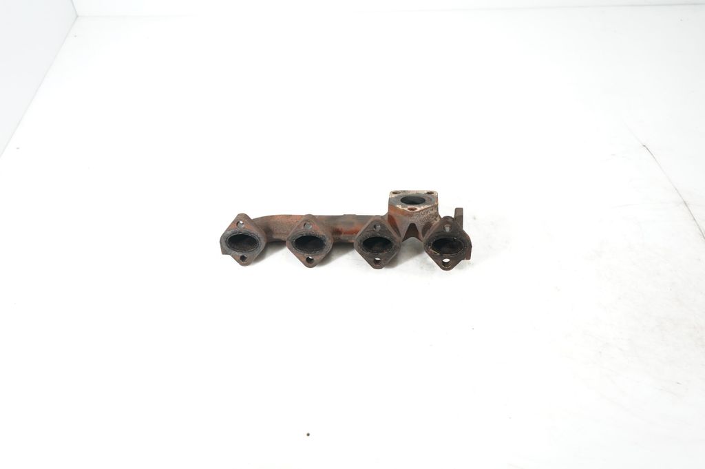 Exhaust manifold (5)