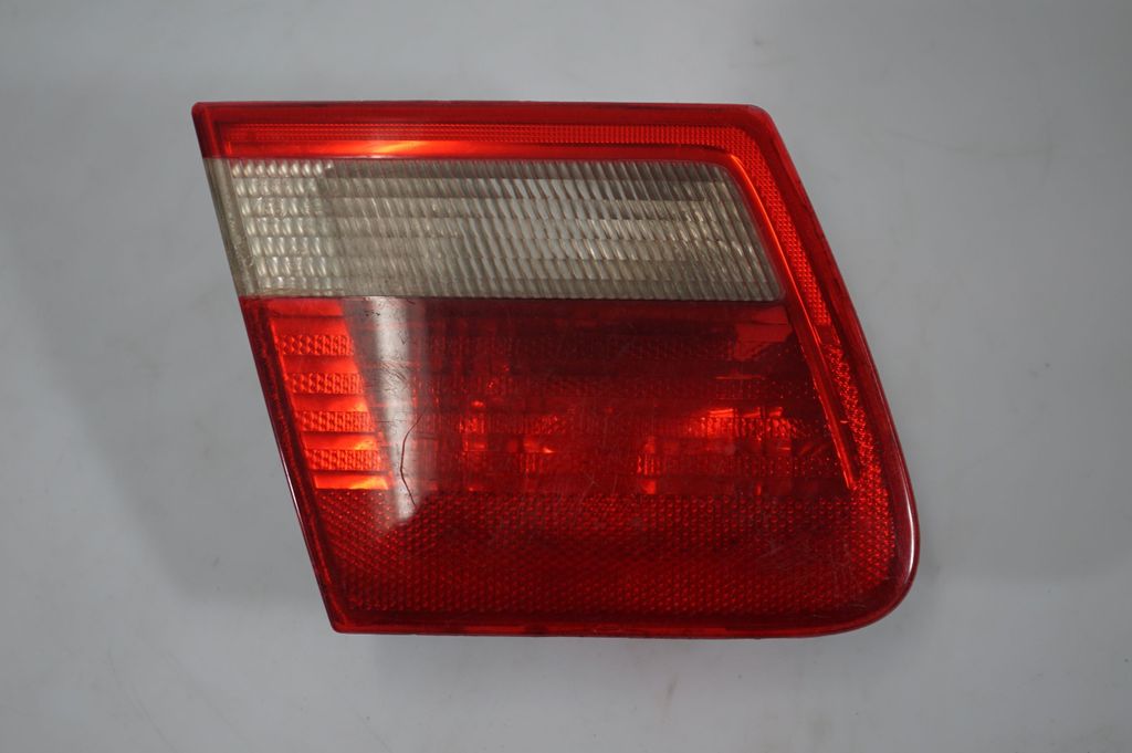 Tailgate rear/tail lights (6)