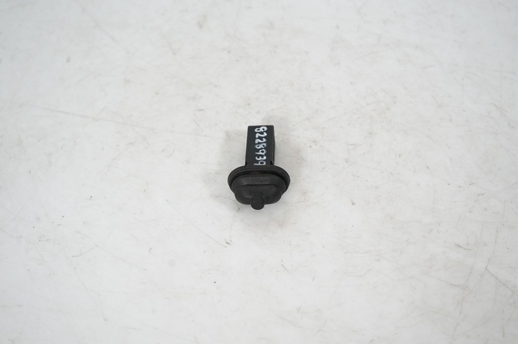 Fuel tank cap lock (2)